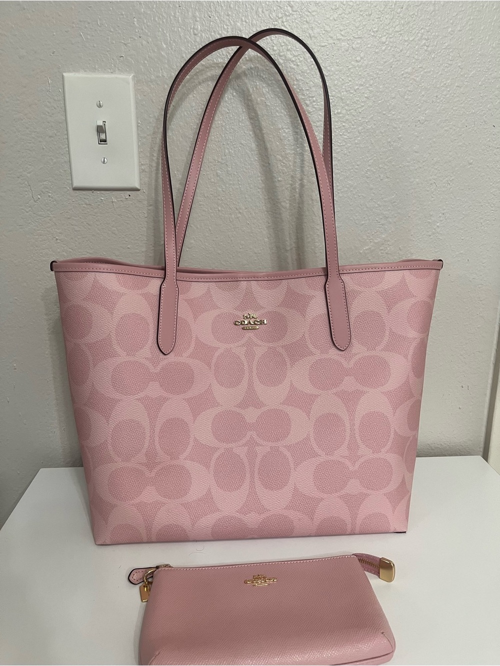 Coach Powder Pink City Tote with matching Pouch Wristlet - Picture 3 of 14